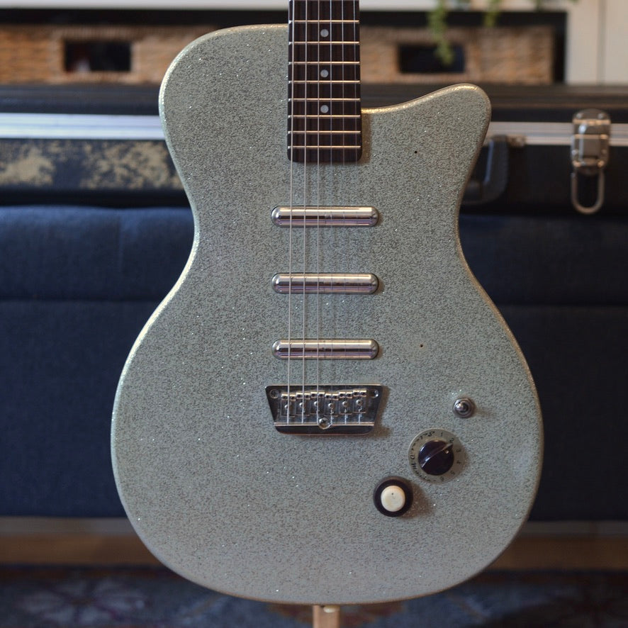 Danelectro 56 U-3 Reissue Silver Metalflake – Rainy Day Vintage