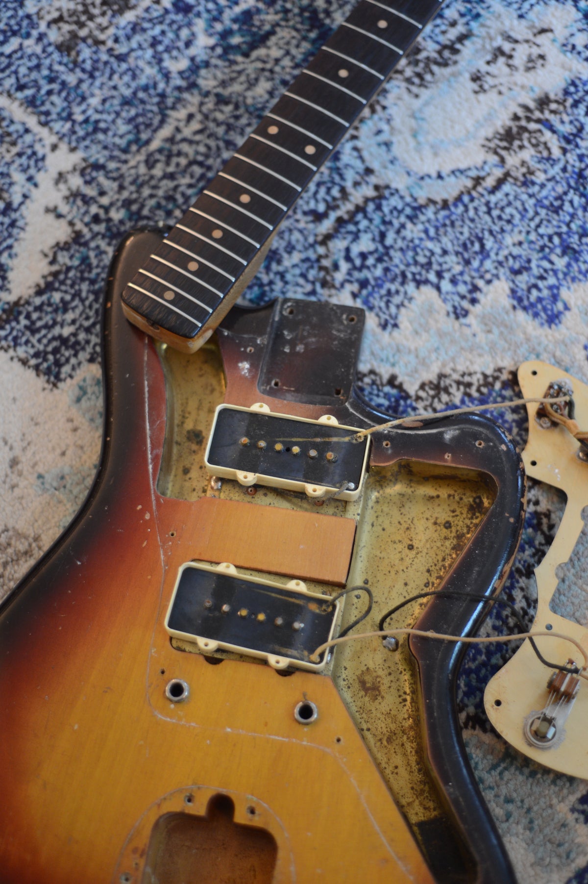 1959 Fender Jazzmaster Gold Guard Sunburst - photo 24