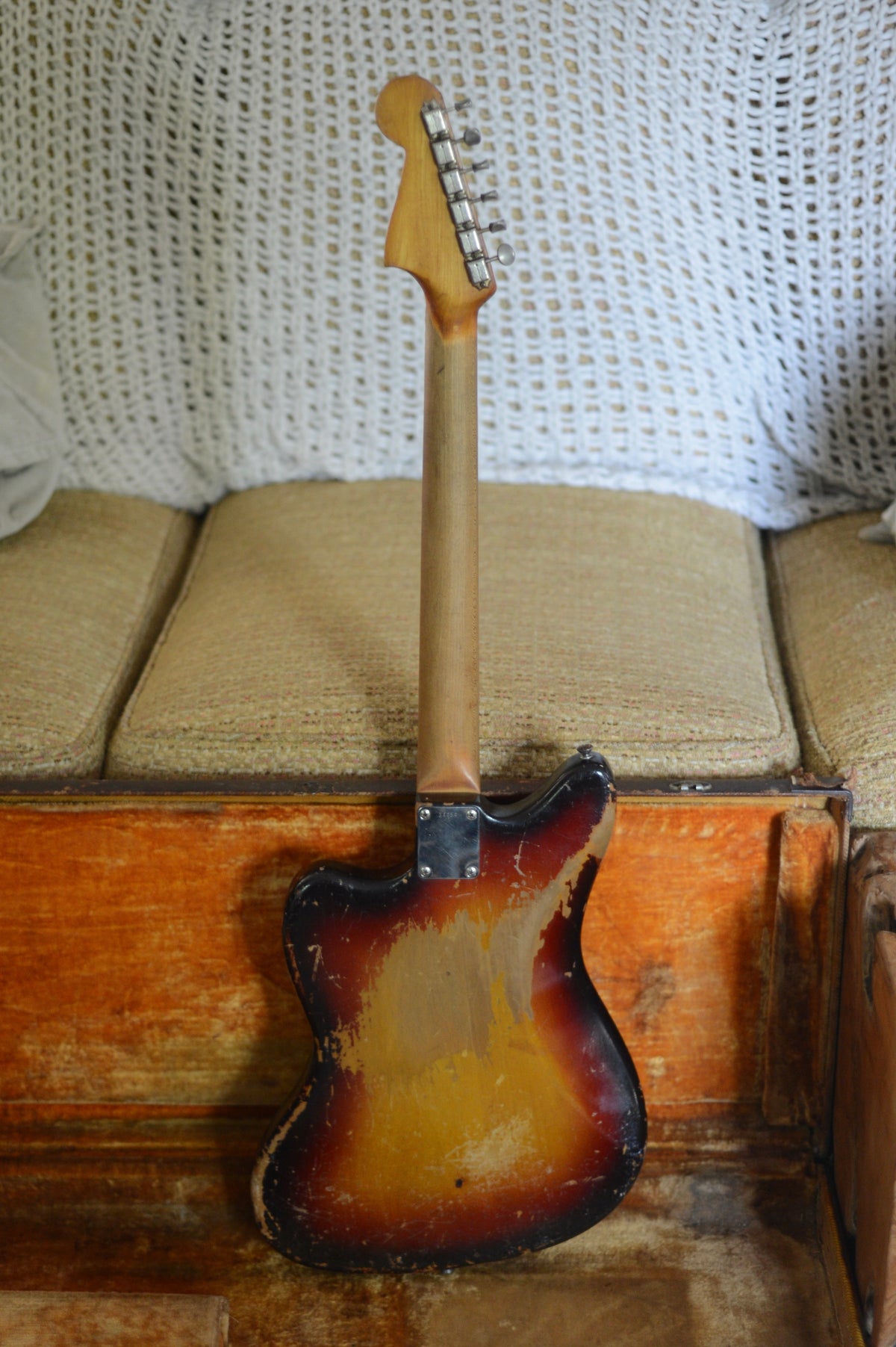 1959 Fender Jazzmaster Gold Guard Sunburst - photo 3