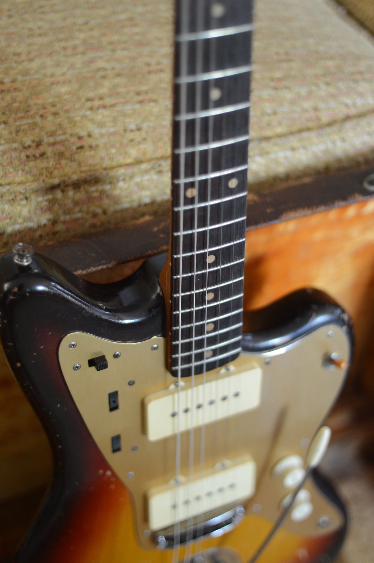 1959 Fender Jazzmaster Gold Guard Sunburst - photo 8