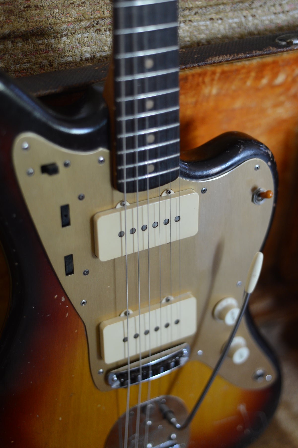 1959 Fender Jazzmaster Gold Guard Sunburst - photo 9