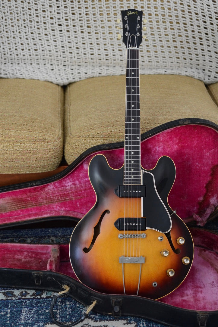 Mid 1960 Gibson ES-330 vintage features reflector knobs 