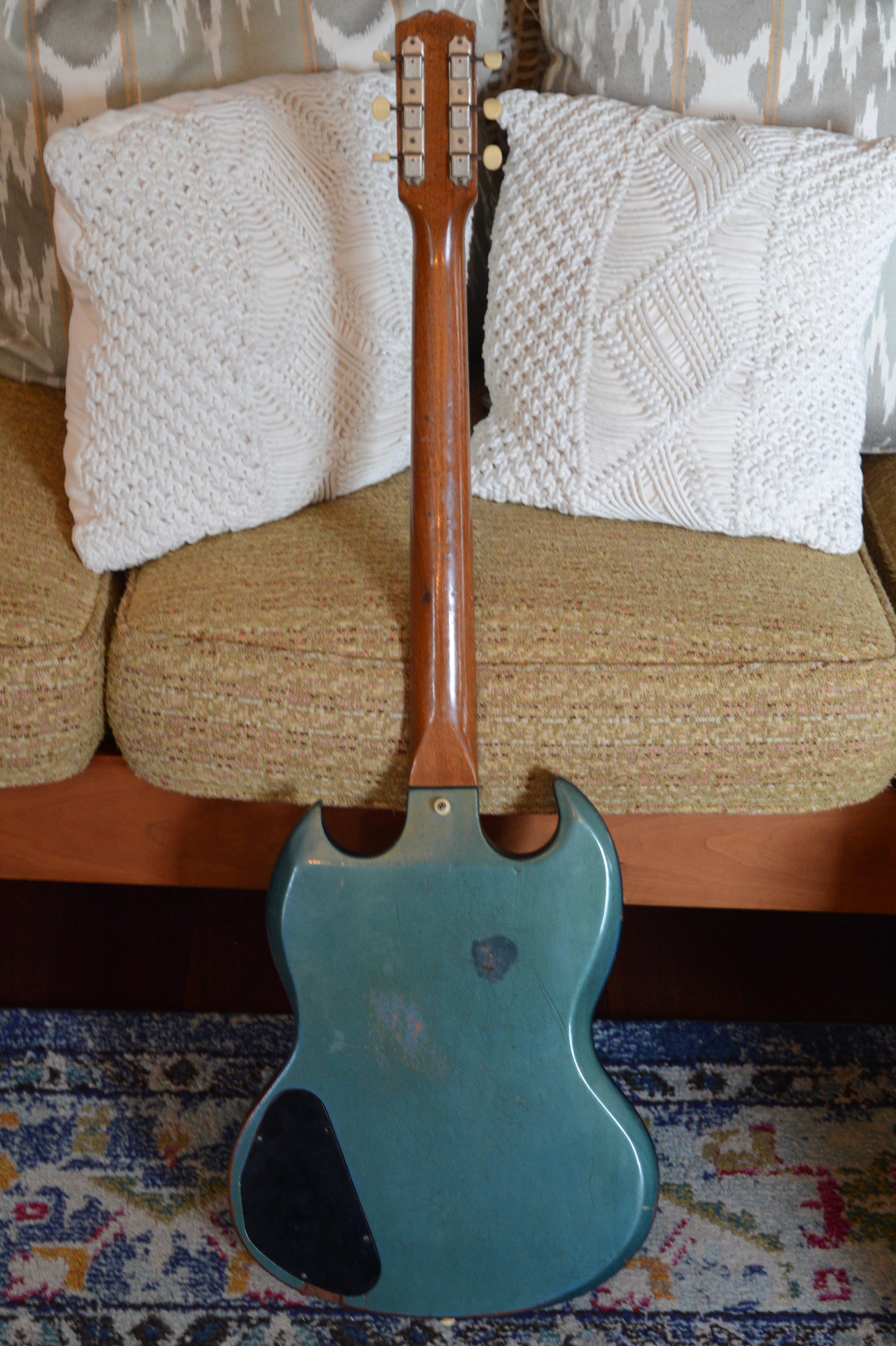 1960s Gibson touchup