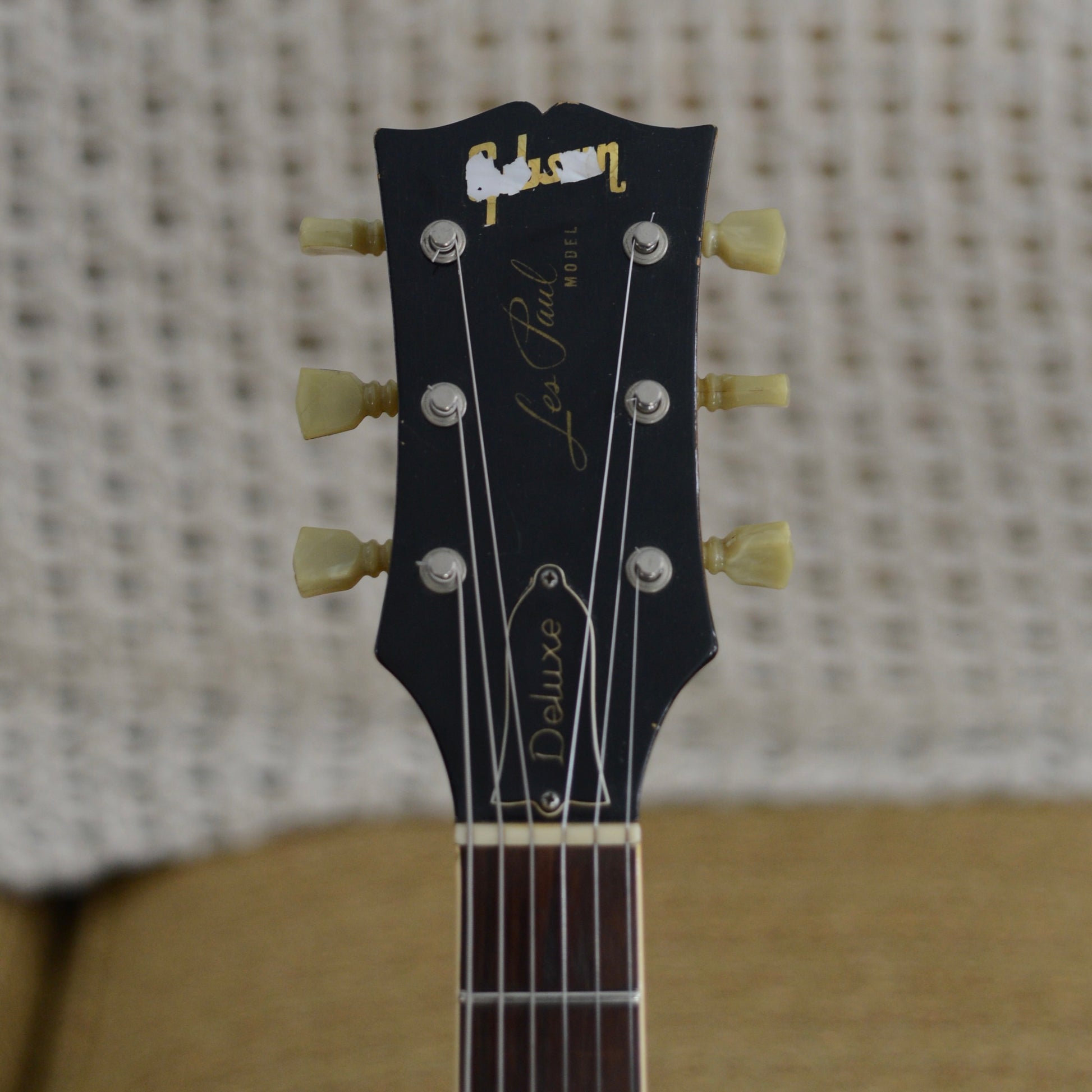 1969 Les Paul Deluxe Headstock Flaking Logo