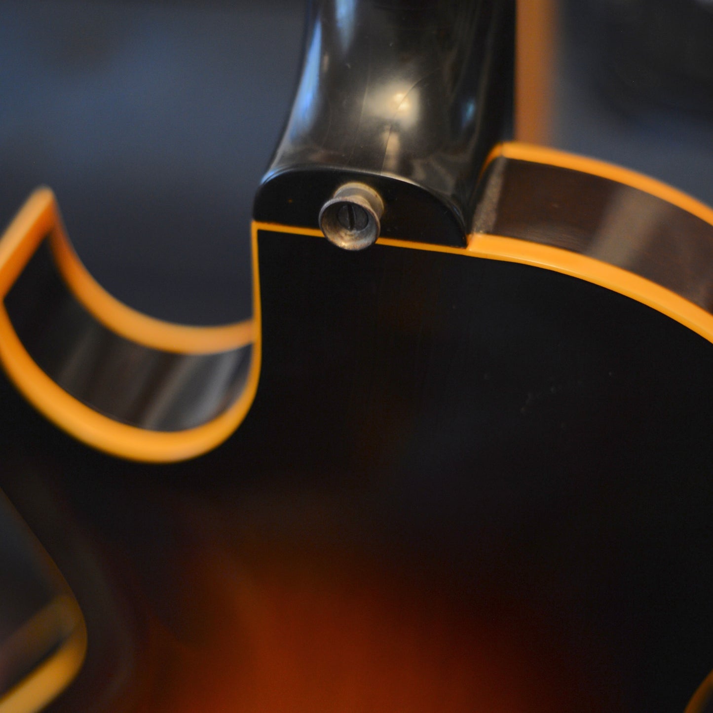 1957 Sunburst Gibson ES-140T 3/4