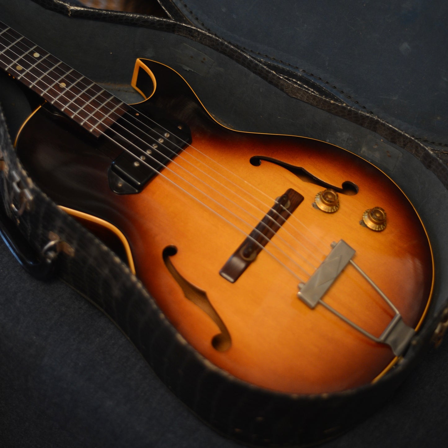 1957 Sunburst Gibson ES-140T 3/4
