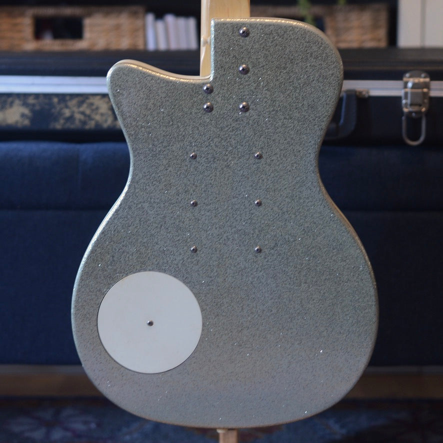 Danelectro 56 U-3 Reissue Silver Metalflake – Rainy Day Vintage