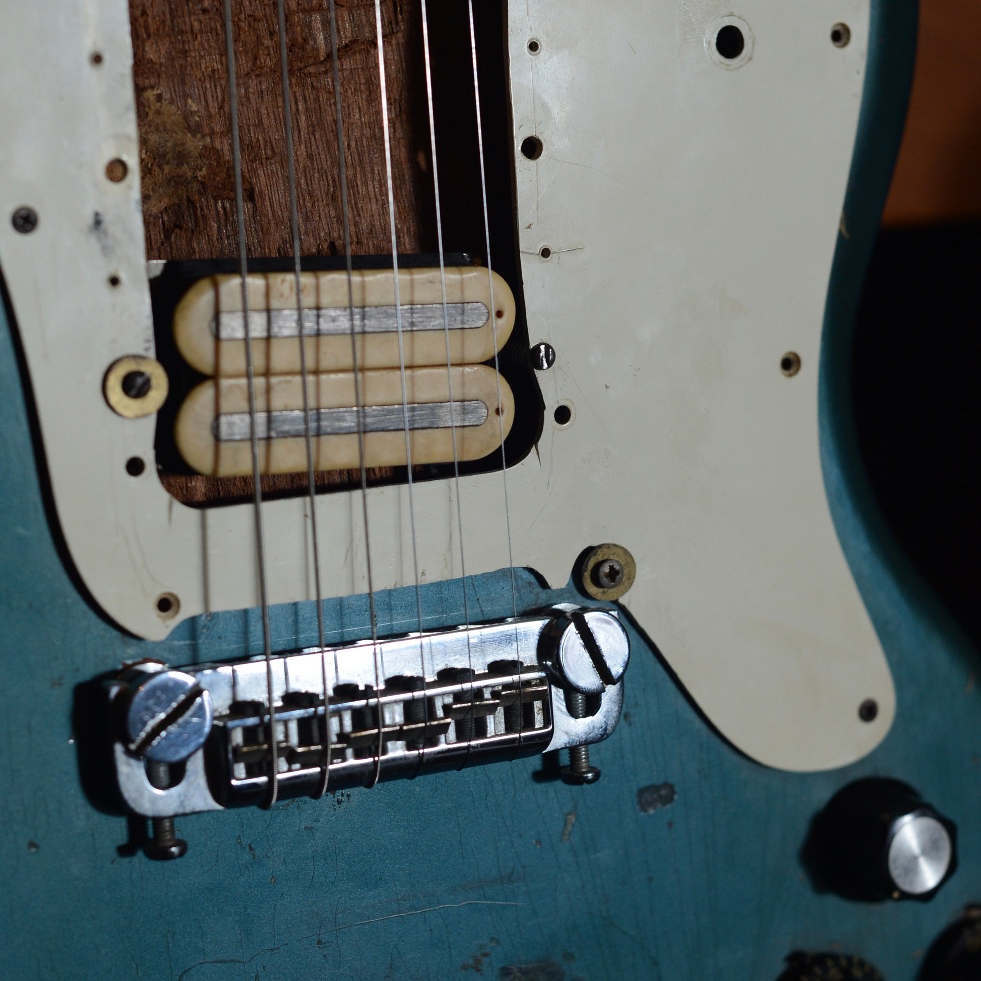 SG with 70s Leo Quan Badass Bridge